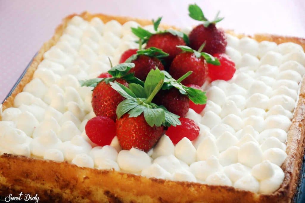 עוגת קצפת עם תותים ללא גלוטן,עוגה נמסה בפה