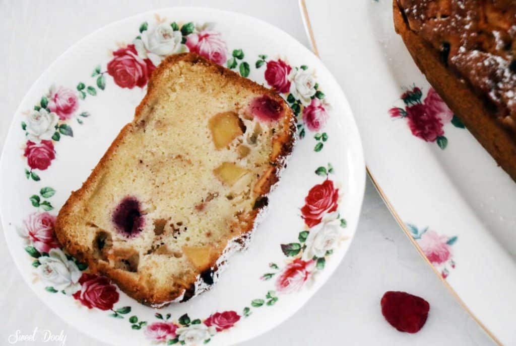 עוגה בחושה עם תפוחים ופטל