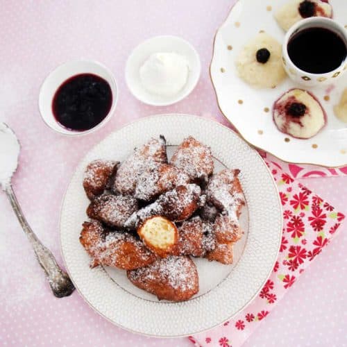 פאפאנש סופגנייה רומנית מבושלת או מטוגנת