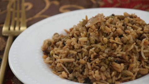 מג'דרה אורז עם שעועית מש