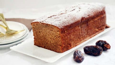 עוגת תמרים בחושה פרווה