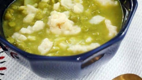 מרק אפונה סמיך עם בצקניות