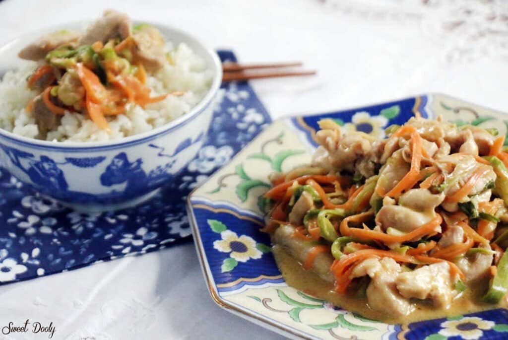 חזה עוף וירקות בקרם קוקוס