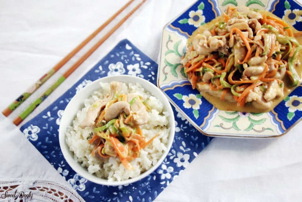 חזה עוף וירקות בקרם קוקוס