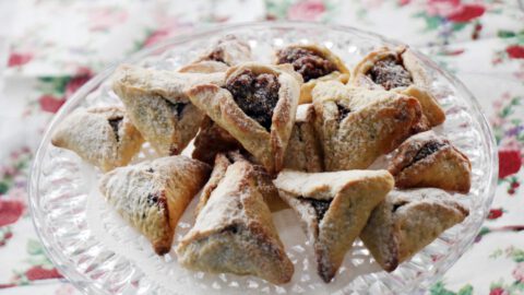 אוזני המן פרווה תמרים ואגוזים