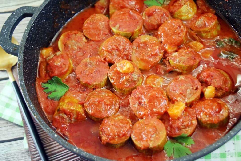 פרוסות קישואים ממולאות בשר