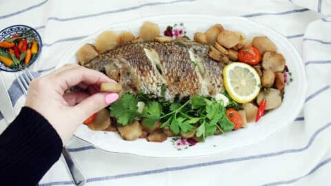 דג אמנון עם ארטישוק ירושלמי