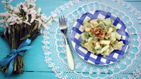 סלט וולדורף מרענן וקל הכנה