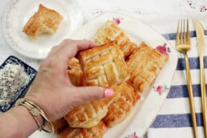 בורקס גבינה משגעים מבצק עלים