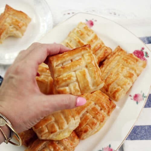 בורקס גבינה משגעים מבצק עלים