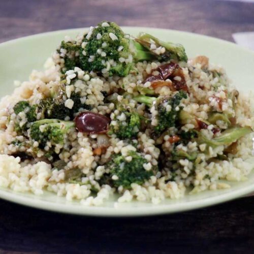 בורגול עם ברוקולי וזיתים