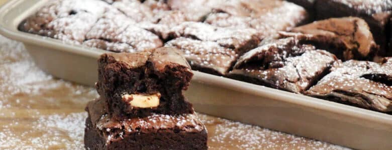 עוגת בראוניז בתבנית מחולקת