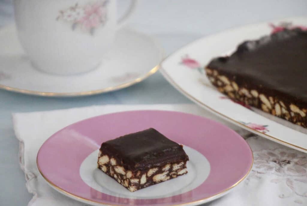 עוגת כדורי שוקולד מ-3 מצרכים