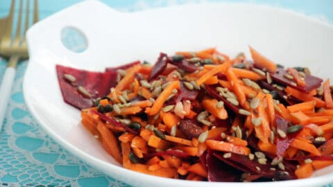 סלט גזר סלק וחמוציות