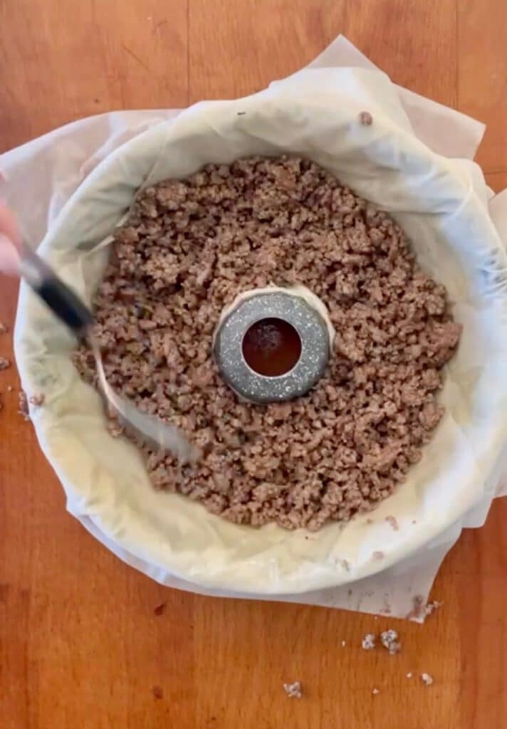 עוגת בצק פילו עם בשר