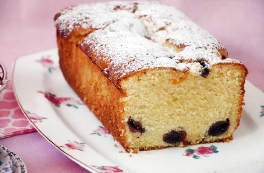 עוגת דובדבנים ואפרסקים בחושה