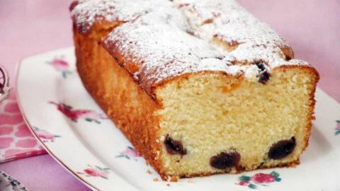 עוגת דובדבנים ואפרסקים בחושה