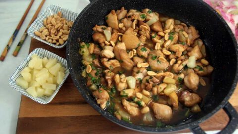 פרגיות עם אננס ובוטנים במחבת