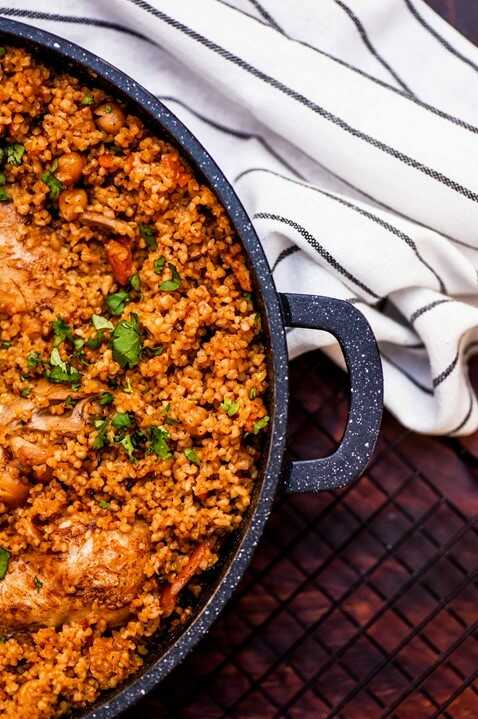 עוף עם בורגול וירקות בסיר אחד