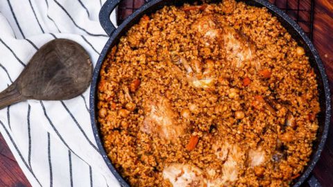 עוף עם בורגול וירקות בסיר אחד