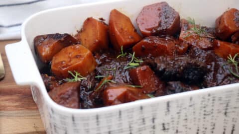 אסדו ותפוחי אדמה עם יין בתנור