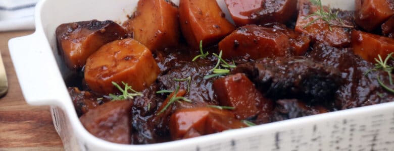 אסדו ותפוחי אדמה עם יין בתנור