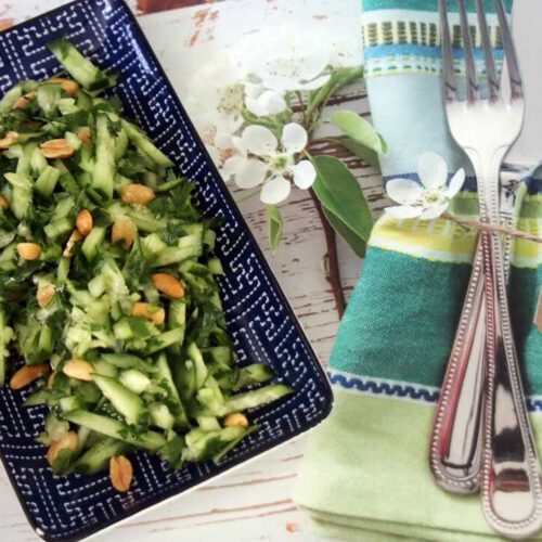 סלט מלפפונים עם בוטנים אסייתי