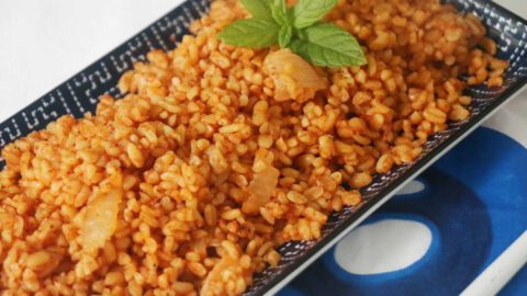 תבשיל בורגול וחיטה אדום טבעוני