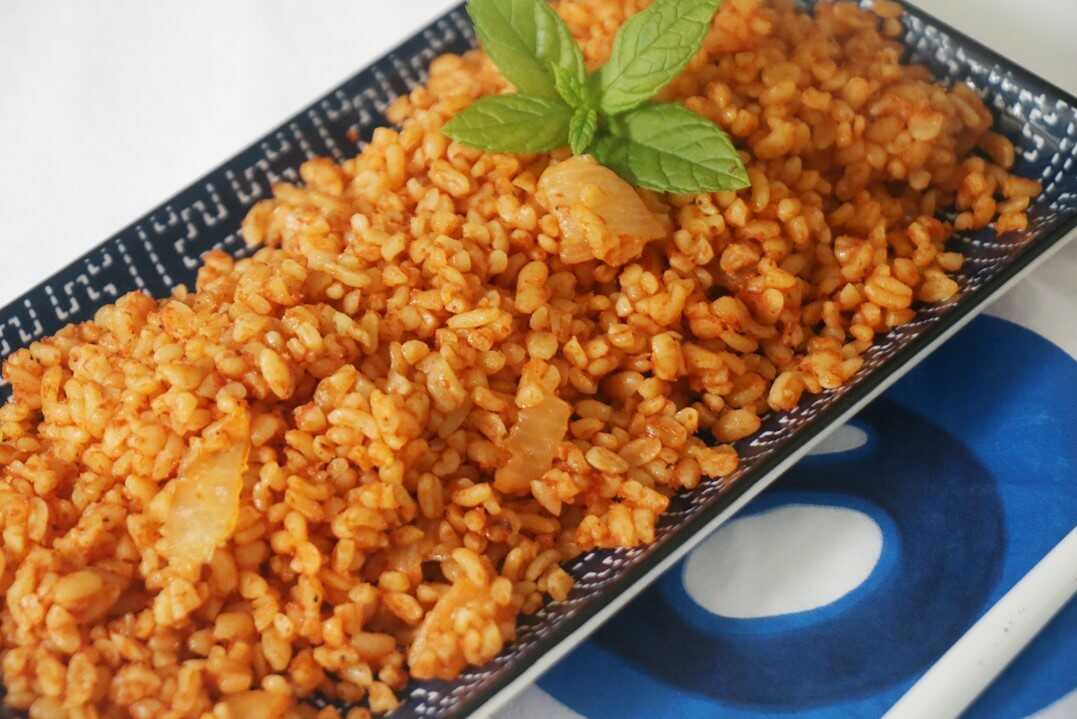 תבשיל בורגול וחיטה אדום טבעוני