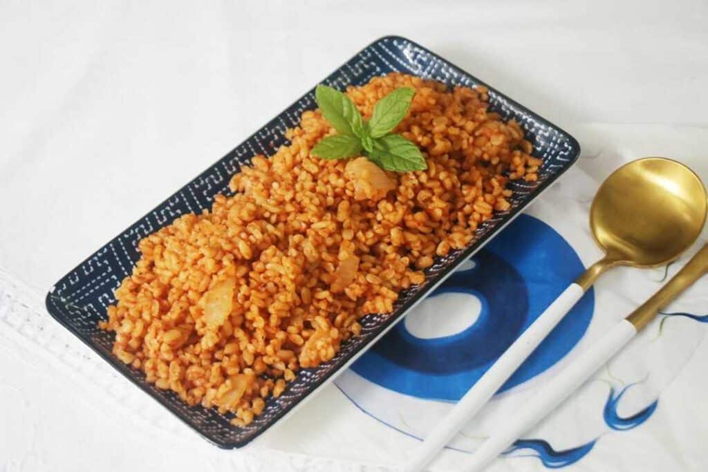 תבשיל בורגול וחיטה אדום טבעוני