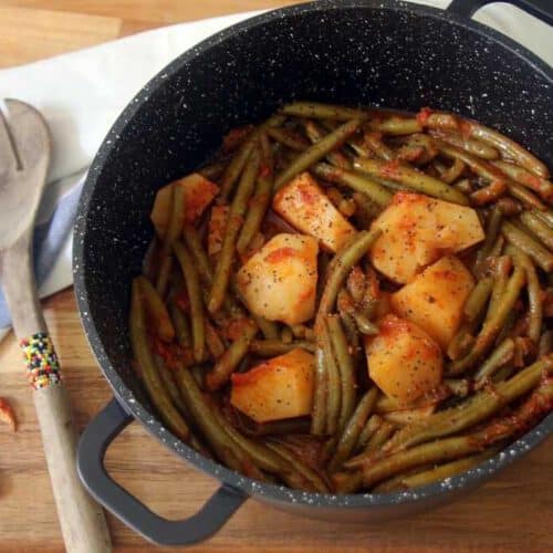 שעועית ירוקה עם תפוחי אדמה