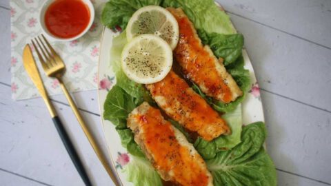 דג אמנון מטוגן עם רוטב צ'ילי