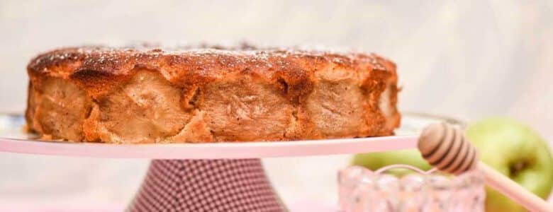 עוגת דבש ותפוחים חגיגית לראש השנה