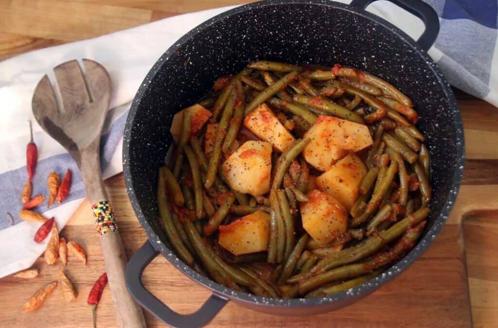 שעועית ירוקה עם תפוחי אדמה