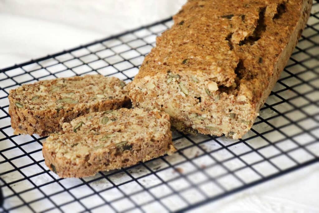 לחם שקדים וטחינה ללא גלוטן