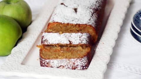 עוגת תפוחים וגזר מקמח כוסמין