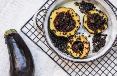 דלעת ערמונים במילוי עדשים וחצילים