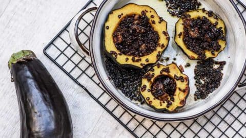 דלעת ערמונים במילוי עדשים וחצילים