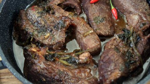 תבשיל אסאדו עם יין