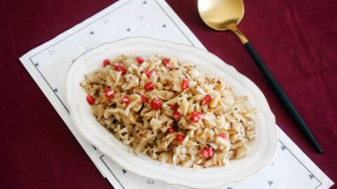 סלט כרוב לבן ושומשום אסייתי