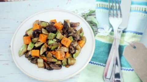 סלט מוקפץ קישואים פטריות ובטטה