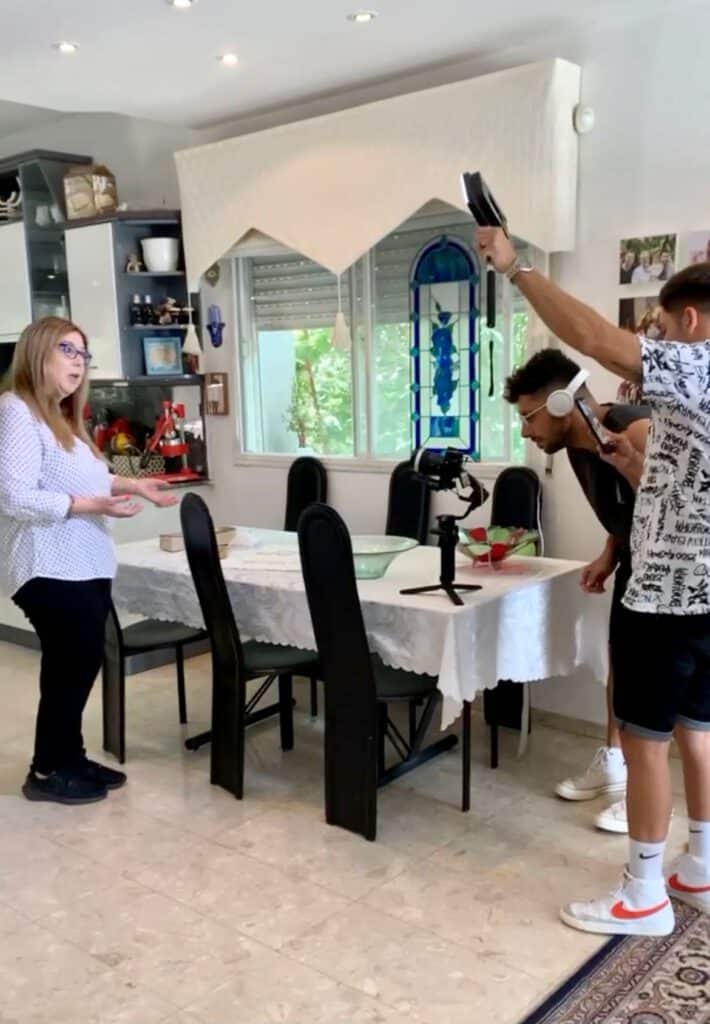 חלה לשבת עם זיתים