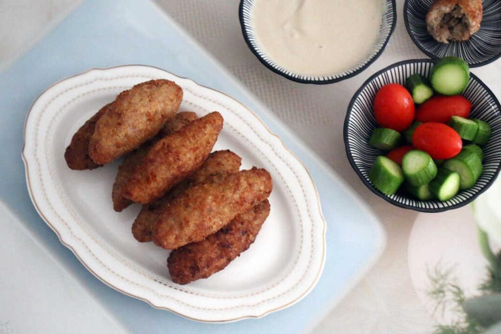 קובה מטוגן ממולא בשר טחון