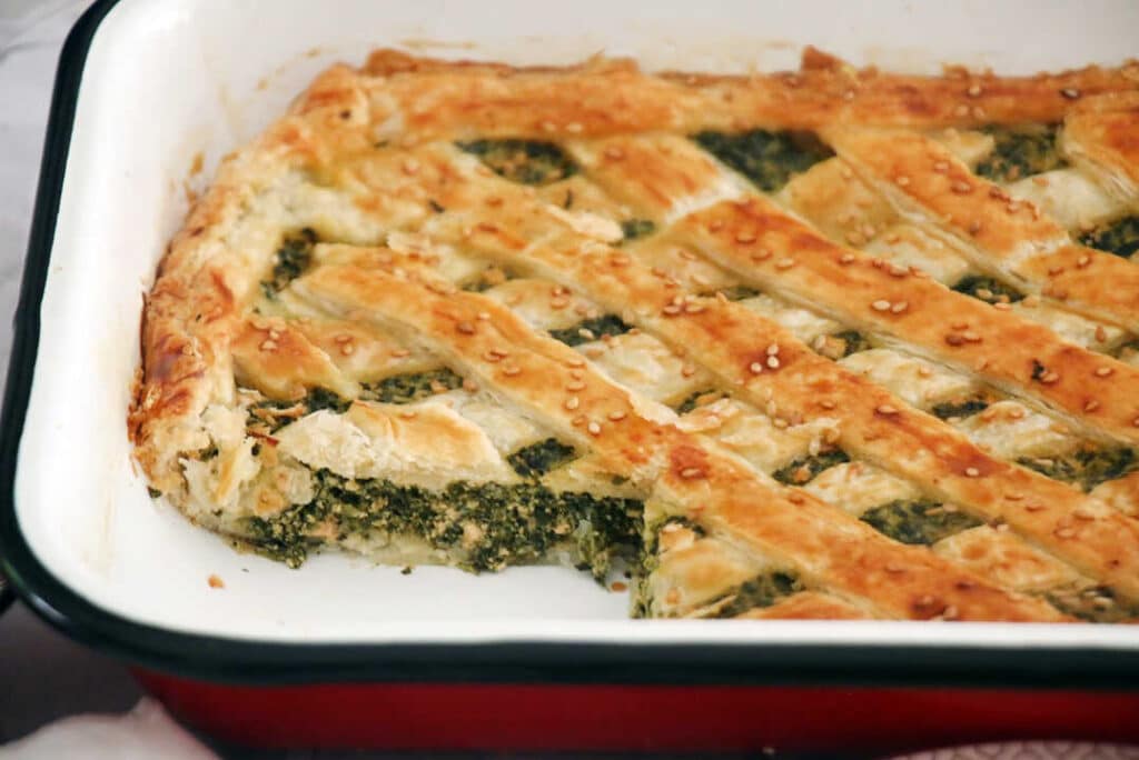 בורקס בצק עלים עם תרד וגבינות