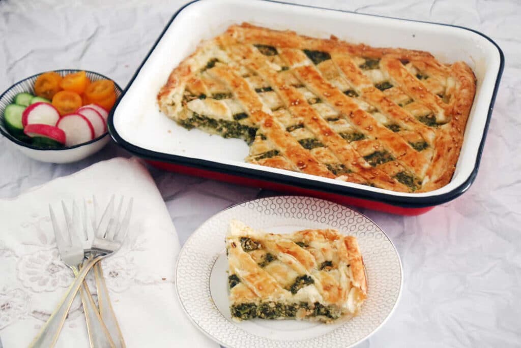 בורקס בצק עלים עם תרד וגבינות