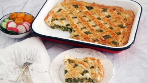 בורקס בצק עלים עם תרד וגבינות