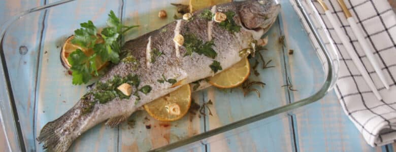 פורל עם שום ועשבי תיבול