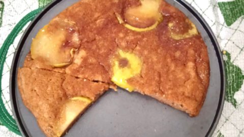 עוגת תפוחים טבעונית על המחבת