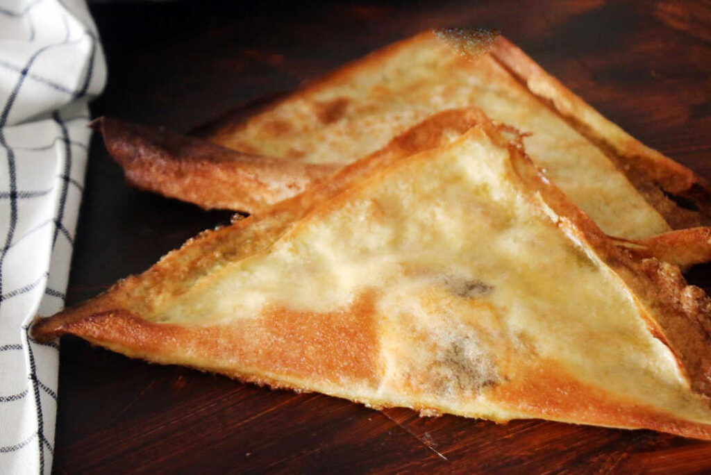 בוריקה במילוי ביצה מטוגנת או אפויה