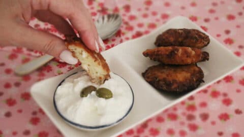 לטקס עם גבינה מלוחה